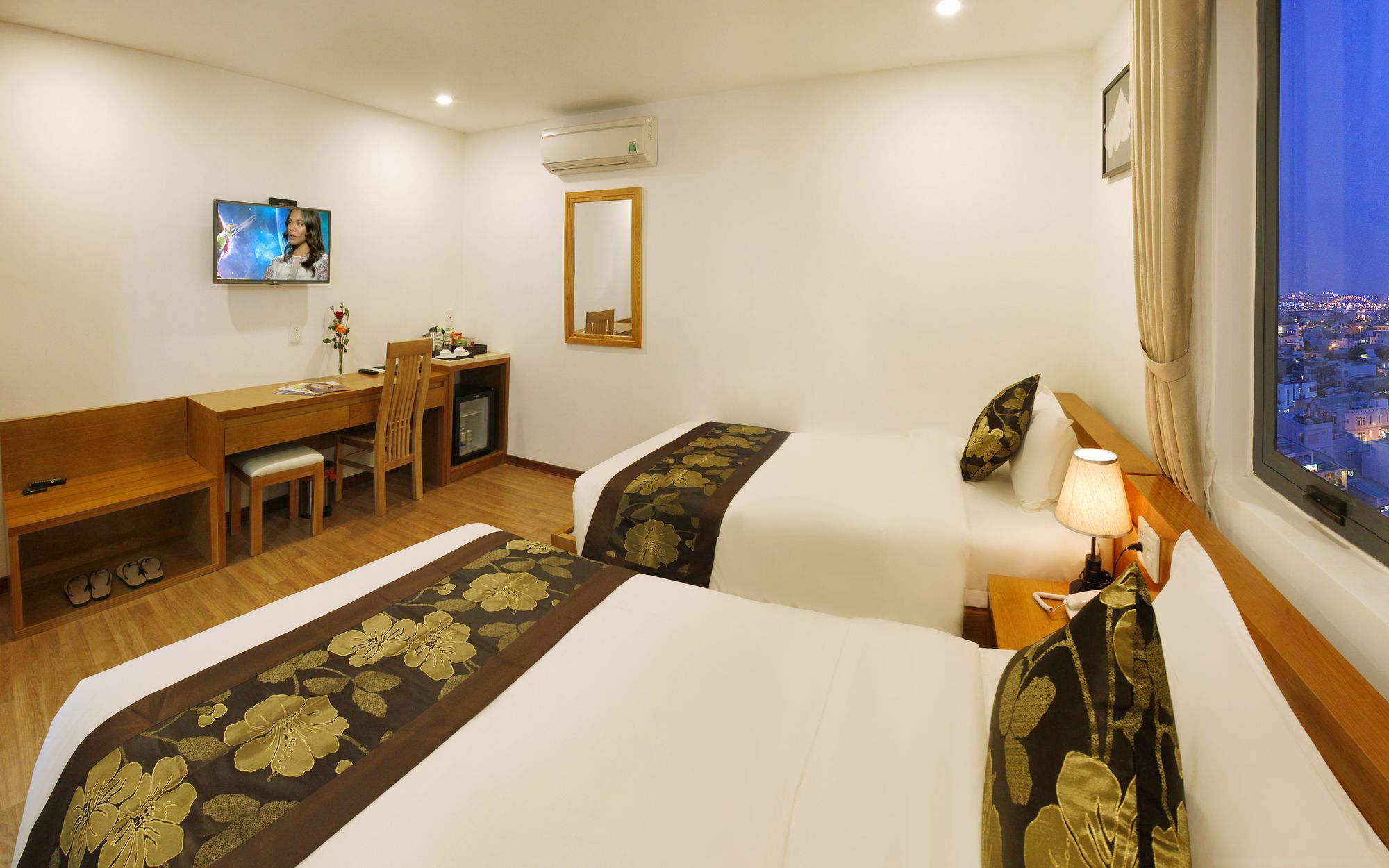 Merry Land Hotel Da Nang Exterior photo